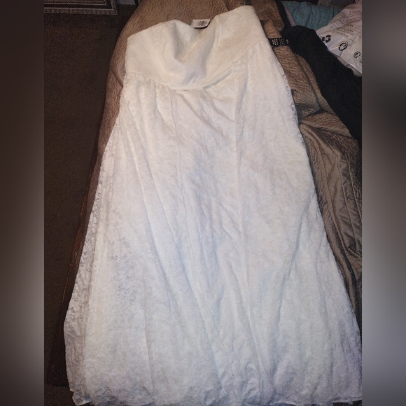 I bought it and lost over 100 lbs so never got to wear it - Picture 5 of 8